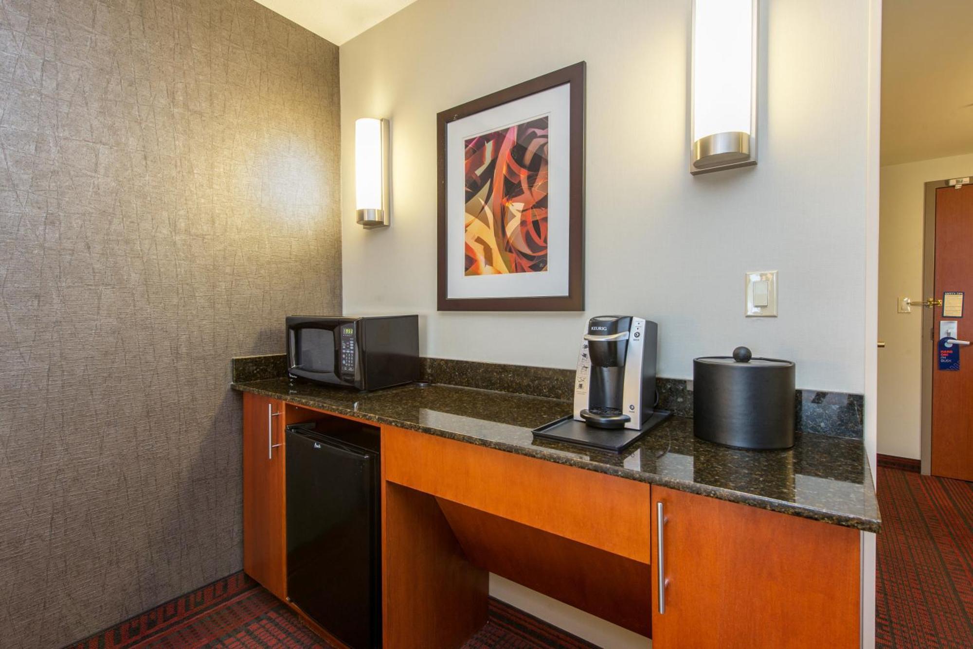 Holiday Inn Express Hotel & Suites Auburn By Ihg מראה חיצוני תמונה